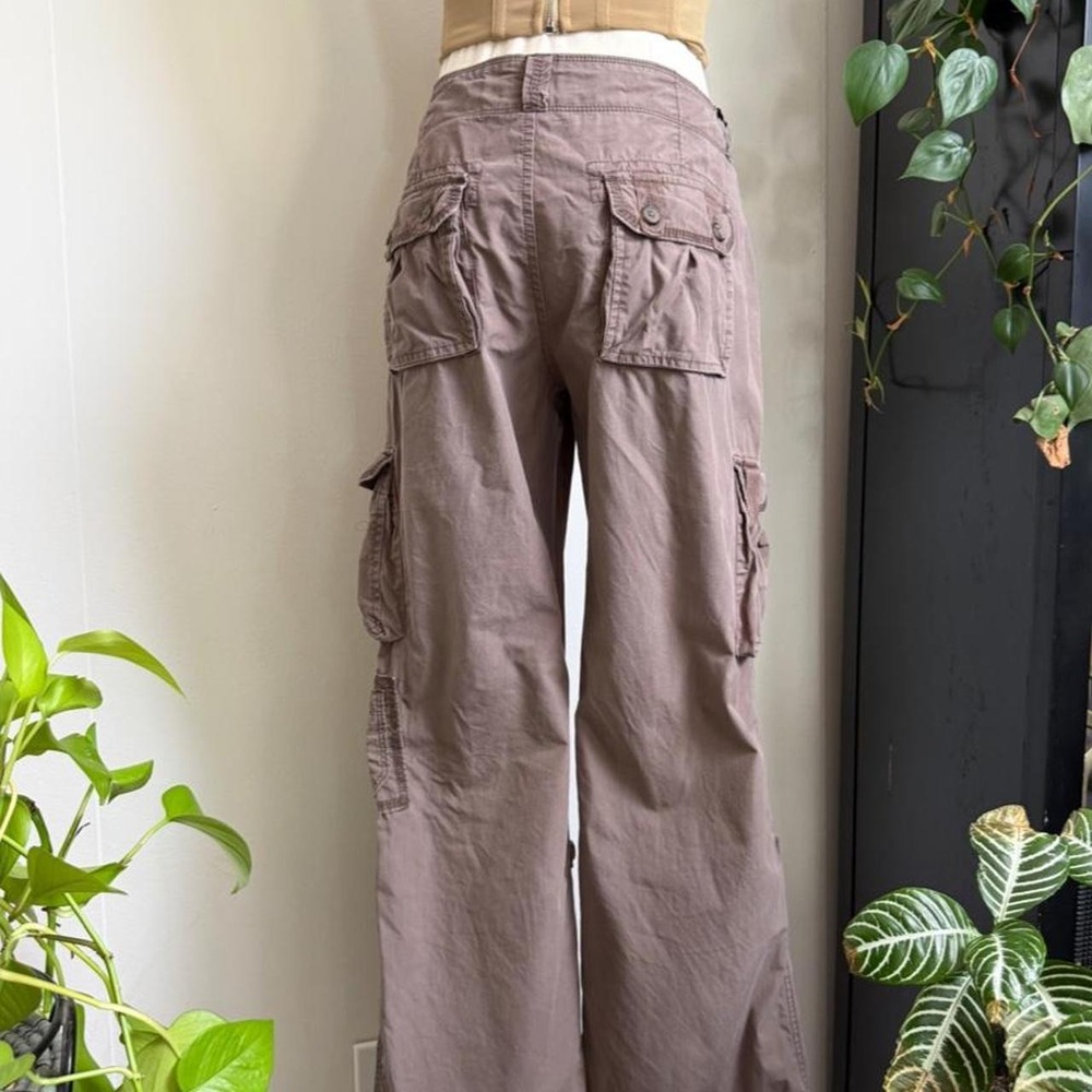 Old Navy Womens 8 Brown Low Rise Cargo Pants Y2K Utility Roll Up Mushroom Brown - Picture 6 of 8